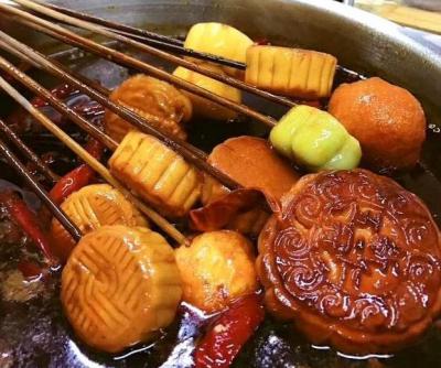 火鍋串串香月餅，別有一番驚異滋味，值得嘗試