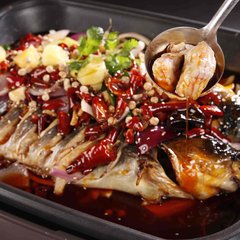 烤魚時(shí)，萬萬不可直接刷油烤！多加這1步，美味極了，還去腥