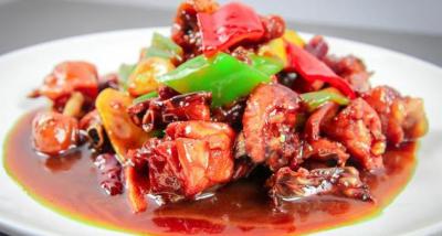 學(xué)會(huì)這道風(fēng)味炒雞的做法，家里來(lái)客買(mǎi)只雞就能招待，再也不愁了