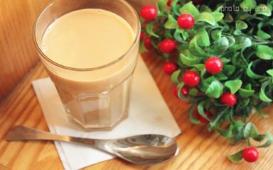 港式奶茶做法一點(diǎn)都不難，教你一招，香濃奶茶隨時(shí)想喝隨時(shí)做