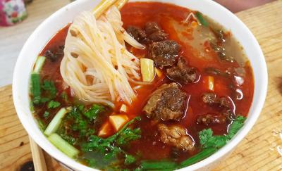 火鍋米線技術(shù)培訓(xùn)哪里好？麻辣鮮香地道重慶味