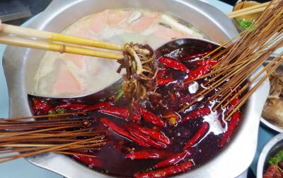 四川甘孜串串香技術(shù)培訓(xùn)學(xué)校多少錢？