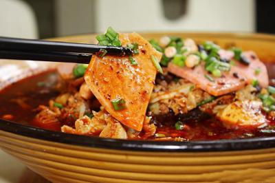 成都冒菜技術(shù)培訓(xùn)中心哪里一對(duì)一教學(xué)？底料真材實(shí)料