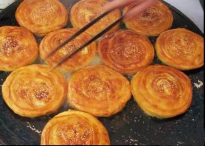 成都軍屯鍋盔技術(shù)培訓(xùn)哪里專業(yè)？鍋魁餅的制作