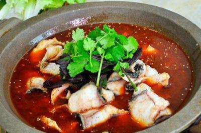 四川砂鍋魚技能做法哪里專業(yè)？秘制醬料的制造
