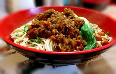 重慶小面技術(shù)培訓(xùn)學(xué)校哪里好？鮮骨高湯的熬制技巧