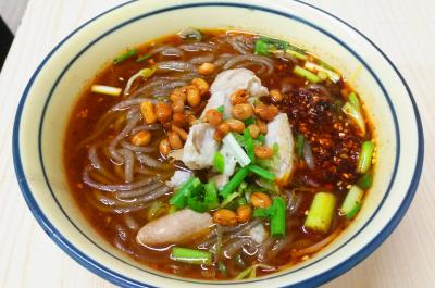 手工肥腸粉技術(shù)培訓(xùn)班哪里好？通過(guò)全程實(shí)操一人一灶