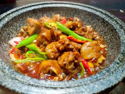 麻辣干鍋技術(shù)培訓哪家專業(yè)？提供標準小吃配方單