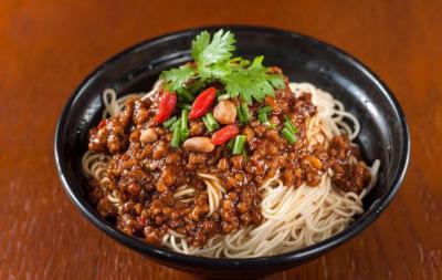 雜醬面培訓(xùn)哪個(gè)好？從配料到烹飪