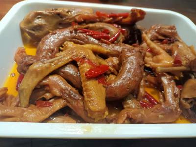  絕味鹵菜技術(shù)培訓(xùn)班哪里好？培訓(xùn)理論和實(shí)踐結(jié)合