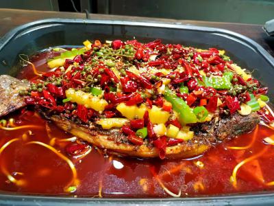 萬(wàn)州烤魚技術(shù)培訓(xùn)怎樣可以學(xué)好？培訓(xùn)期間包食宿