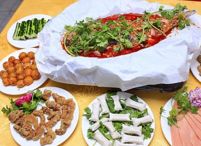 成都小吃培訓(xùn)費(fèi)用，紙包魚技術(shù)培訓(xùn)哪里專業(yè)？