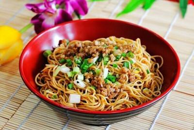  成都餐飲培訓(xùn)機(jī)構(gòu)，宜賓燃面技術(shù)培訓(xùn)哪家好？