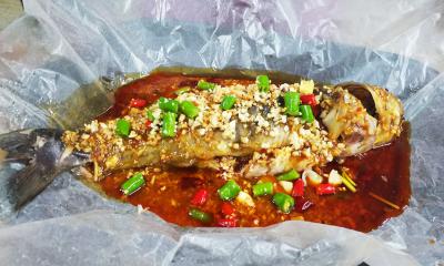  成都特色餐飲培訓(xùn)學(xué)校，哪里可以學(xué)正宗紙包魚技術(shù)培訓(xùn)？