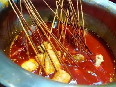 哪里學(xué)串串香技術(shù)培訓(xùn)好一點(diǎn)？成都串串香培訓(xùn)學(xué)校