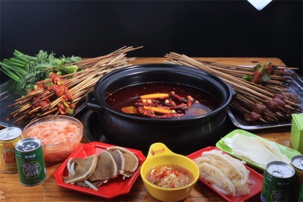 四川成都串串香培訓(xùn)班哪家好？串串香底料技術(shù)培訓(xùn)哪家好？