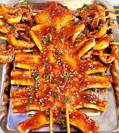 正宗鐵板魷魚技術(shù)培訓(xùn)哪家好？飄味緣培訓(xùn)學(xué)校深度解析