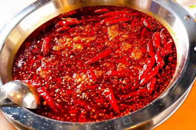 重慶火鍋培訓(xùn)去哪里好？飄味緣培訓(xùn)學(xué)校是您的理想選擇！