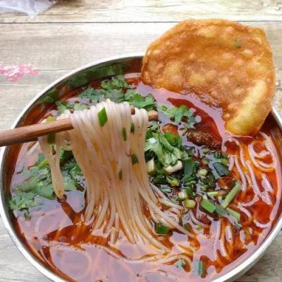 學(xué)米粉技術(shù)培訓(xùn)班哪個好？探尋飄味緣小吃培訓(xùn)學(xué)校的專業(yè)之道