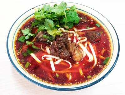 專業(yè)紅燒牛肉面技術(shù)培訓(xùn)班哪家好？飄味緣小吃培訓(xùn)學(xué)校深度解析