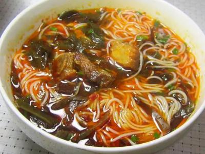 綿陽米粉技術(shù)培訓(xùn)機(jī)構(gòu)哪家好？深度解析飄味緣餐飲培訓(xùn)的優(yōu)勢